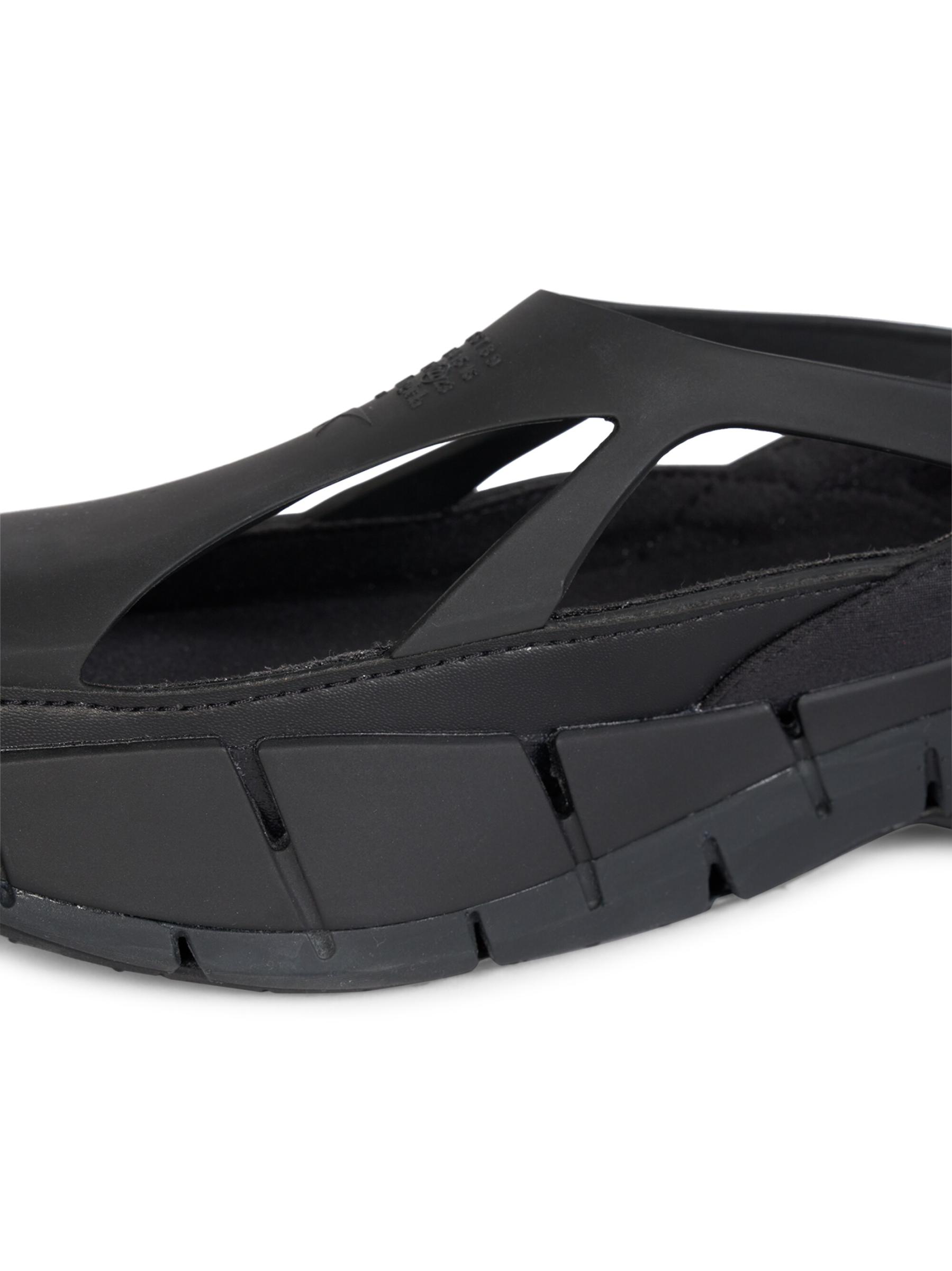Shop Maison Margiela - Maison Margiela x Reebok Croafer Slip