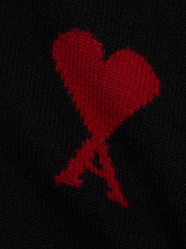 #6: سترة برقبة مستديرة من الصوف بشعار ADC - أسود + أحمر