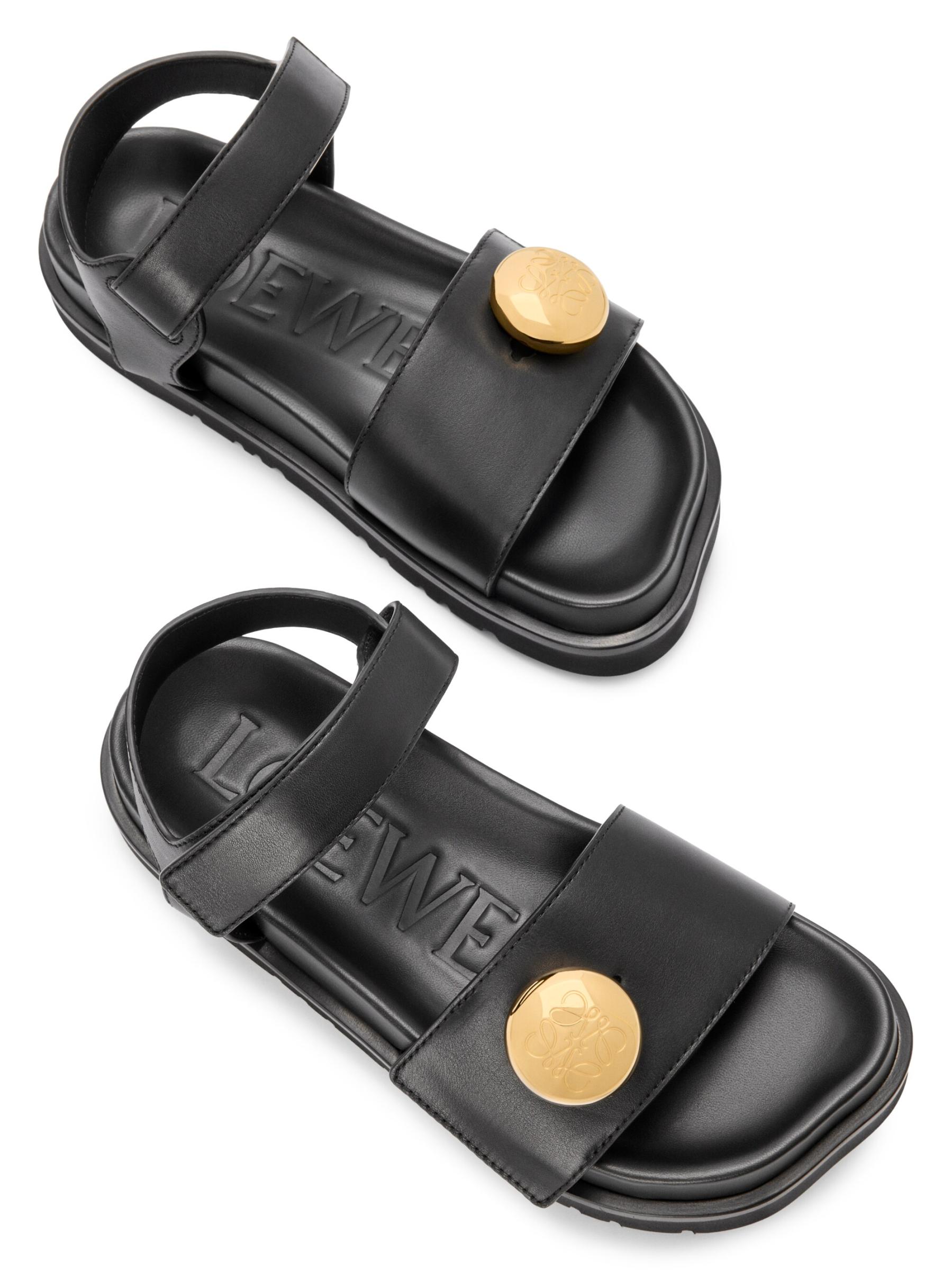 送料関税込み LOEWE ペブル フットベット サンダル オーク ペブル フットベット サンダル（ソフトカーフ） ブラウン - LOEWE