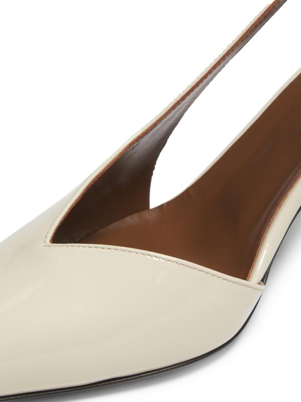 #6: حذاء سلينغ باك من الجلد اللامع مقاس 85 مم من فيرنيس فاج - أوف وايت