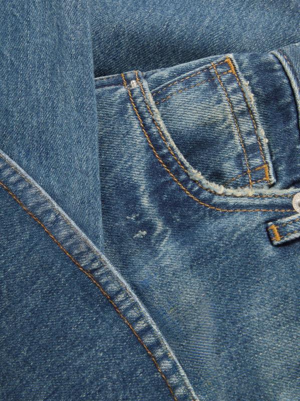 #4: بنطال جينز كايسي بخصر متوسط وبساق واسعة - نزهة في المدينة