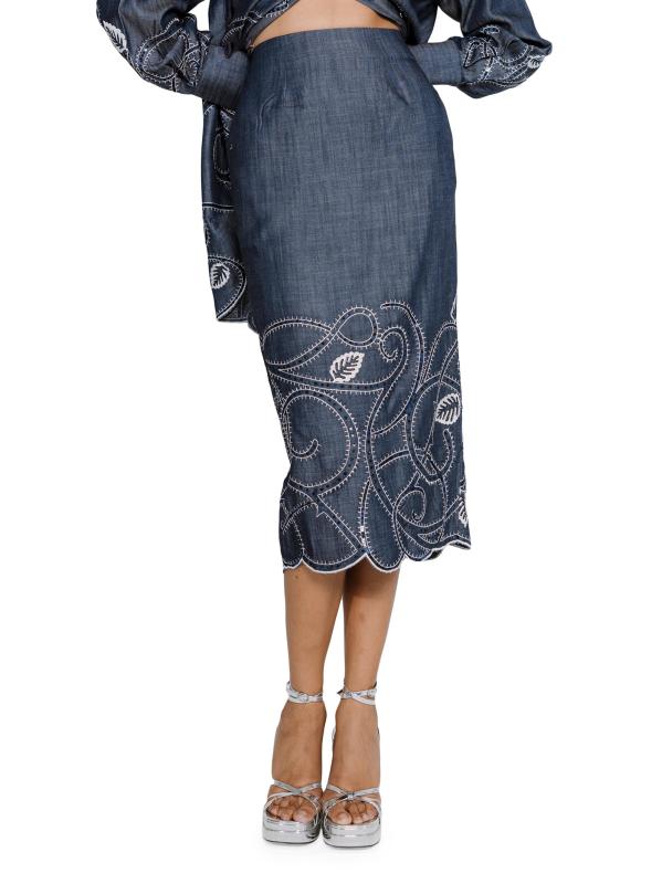 #3: تنورة مطرزة بقلم رصاص - اللون النيلي