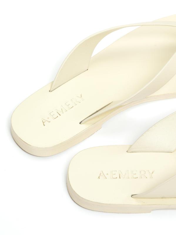 #5: صندل كينتو من الجلد المدبوغ - قشر البيض