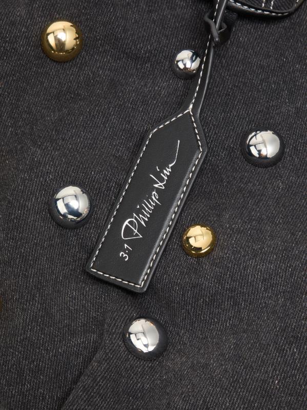 #5: حقيبة دنيم مزيّنة بقبة ماركت - أسود