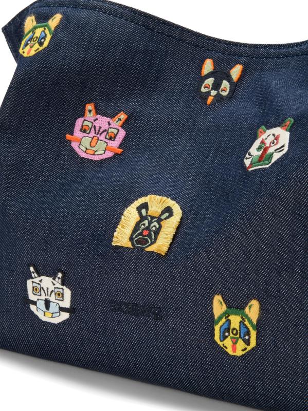 #7: حقيبة دنيم متوسطة الحجم مطرزة بالفلامنكو للقطط من LOEWE x Louis Wain - أزرق