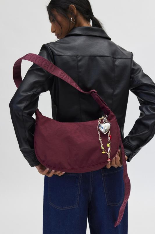 BAGGU Medium Nylon Crescent Bag Urban Outfitters Australia Clothing, Music, Home & Accessories