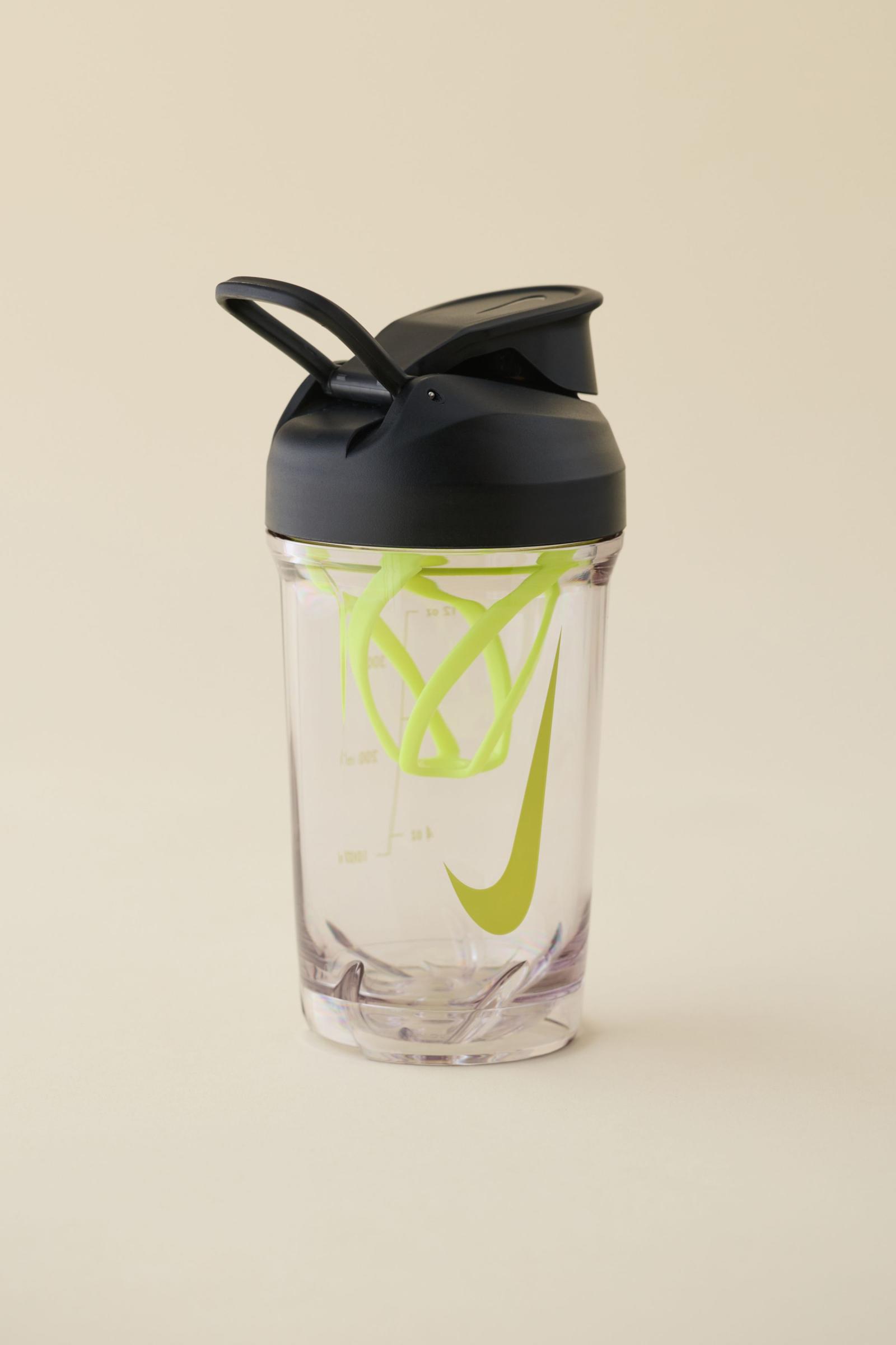 nike tr hypercharge shaker bottle