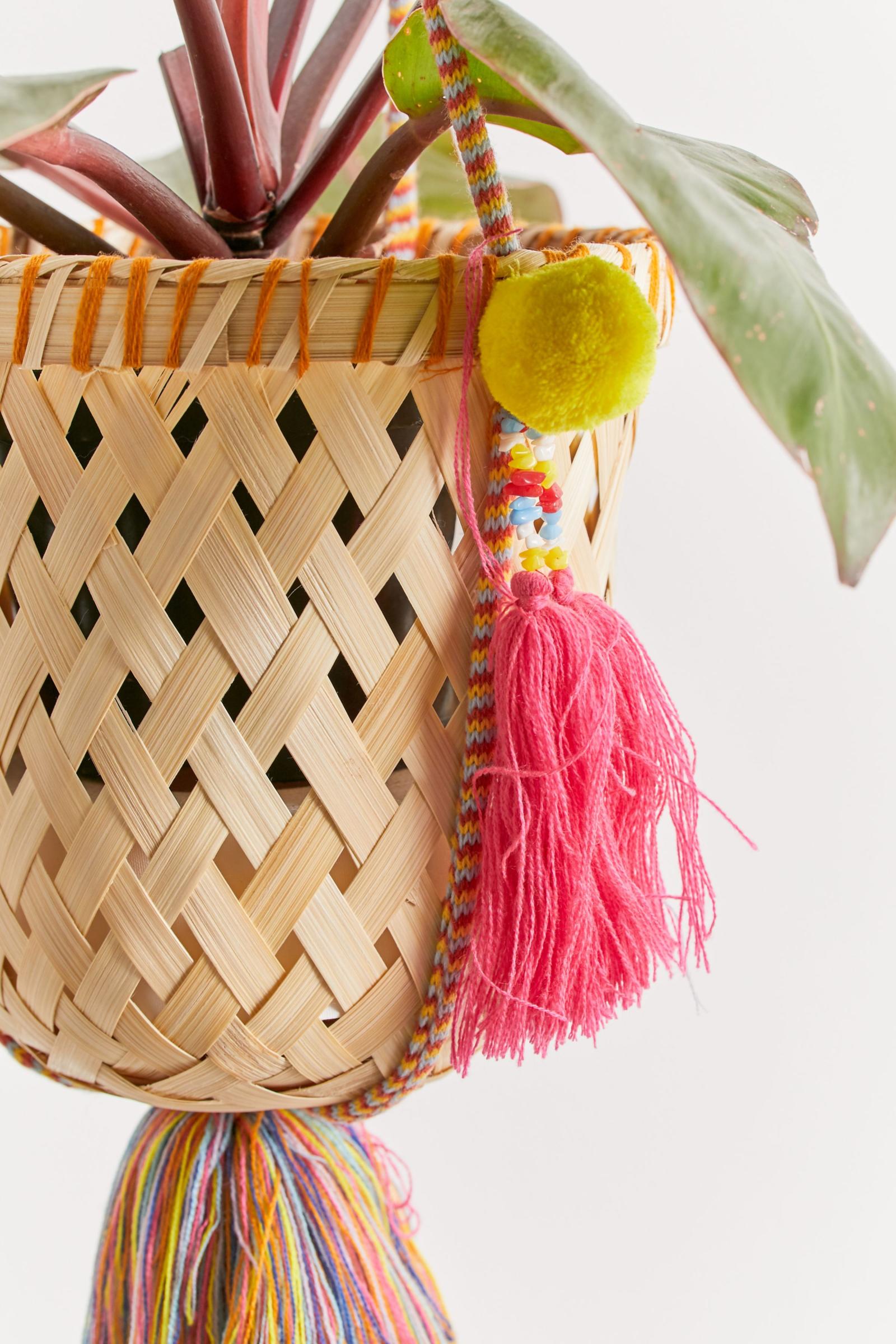 Lola Hanging Basket Planter Urban Outfitters 日本