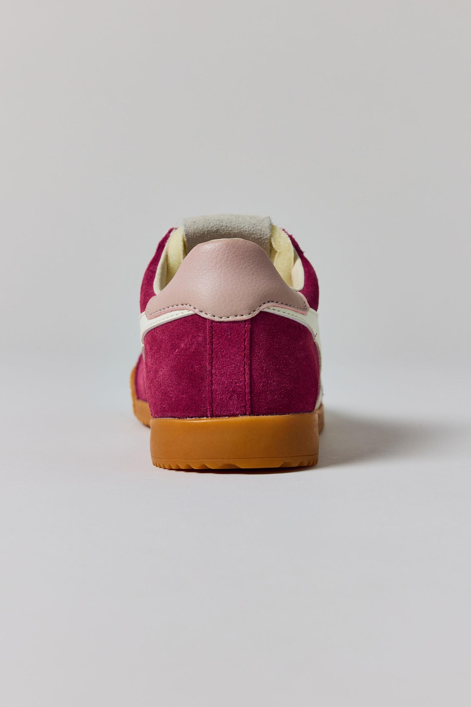ゴラ ウィメンズ エラン スニーカー | Urban Outfitters 日本