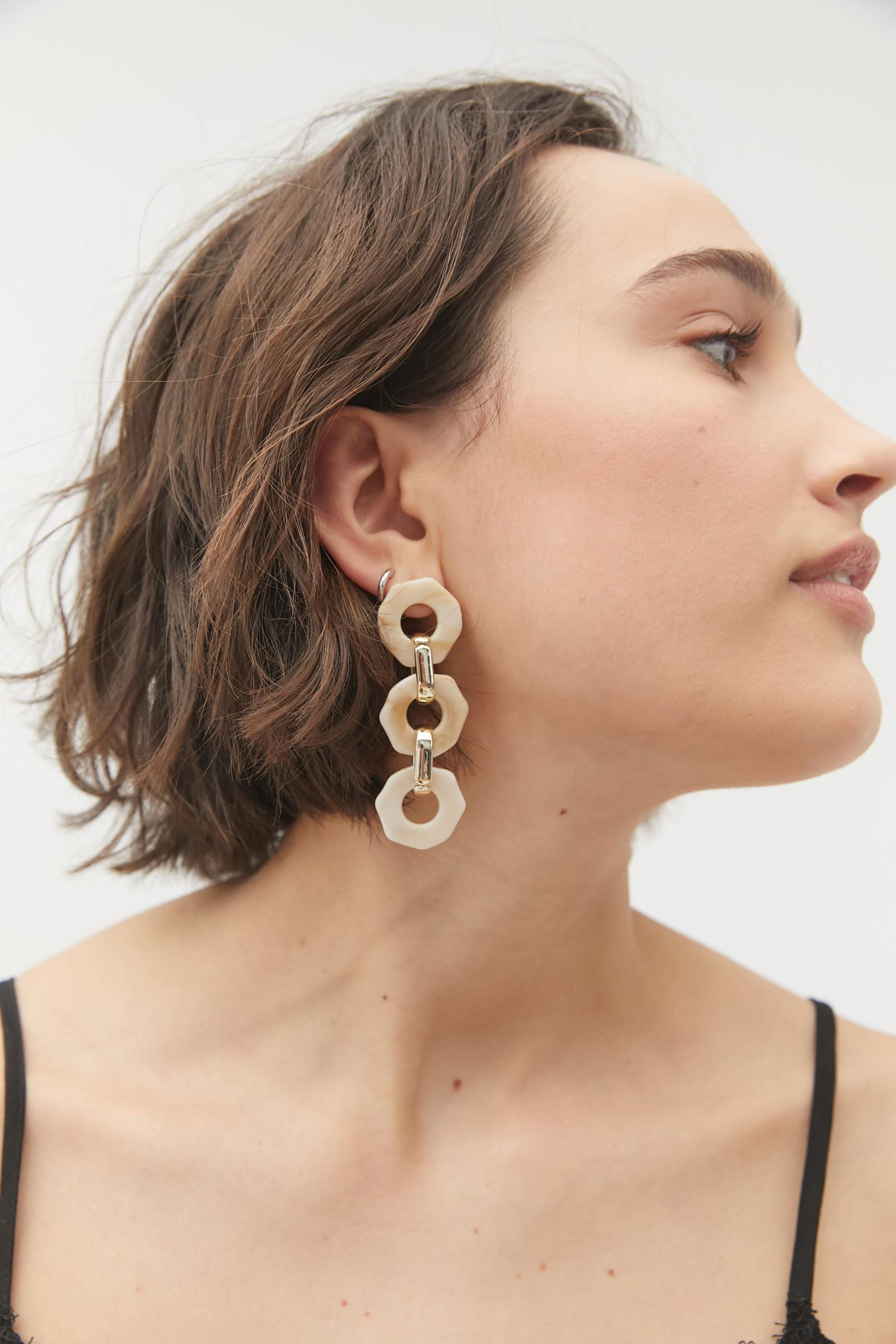 arlow statement drop earring