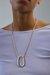 Suki Oblong Pendant Chain Necklace | Urban Outfitters Taiwan