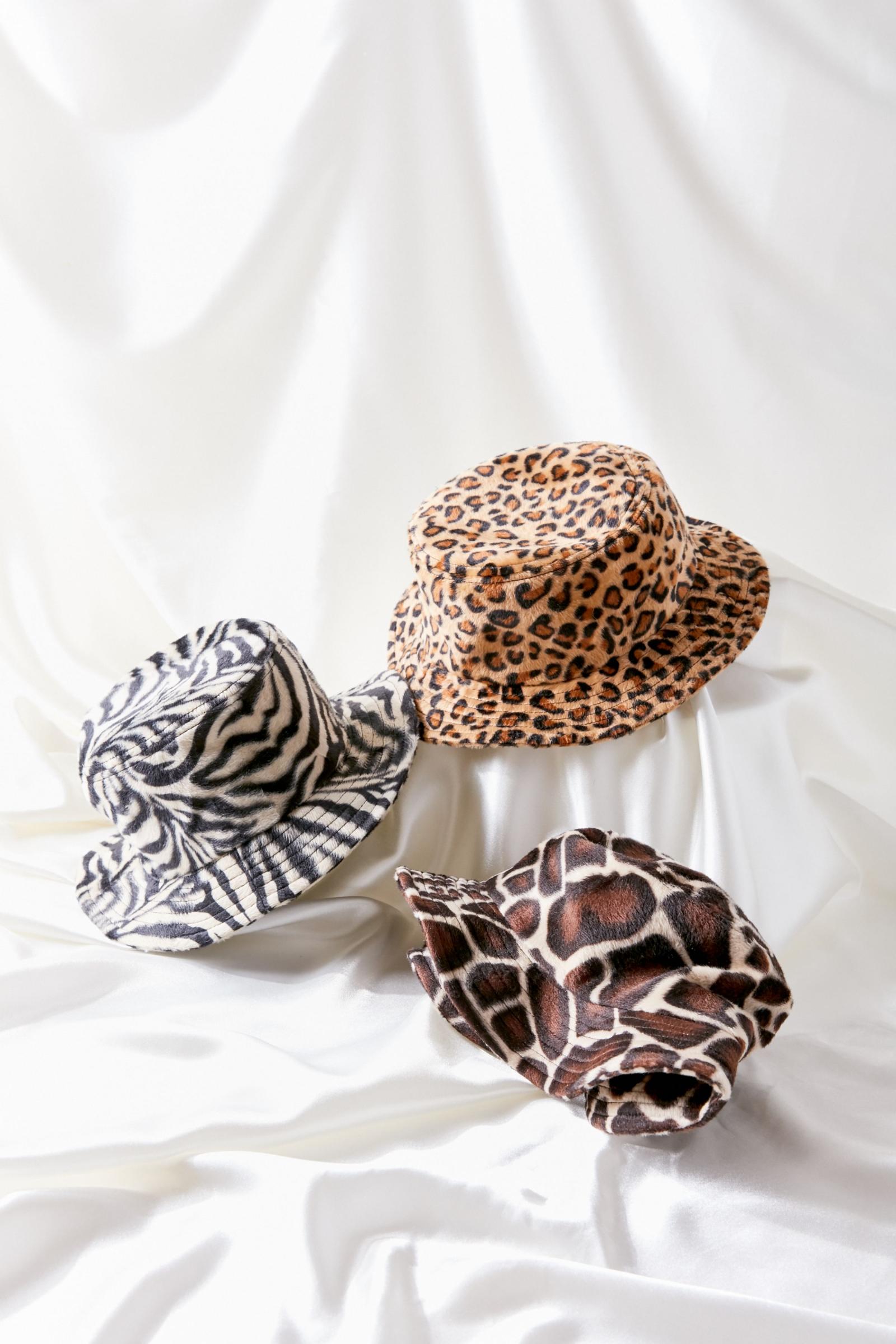 fuzzy bucket hat urban outfitters
