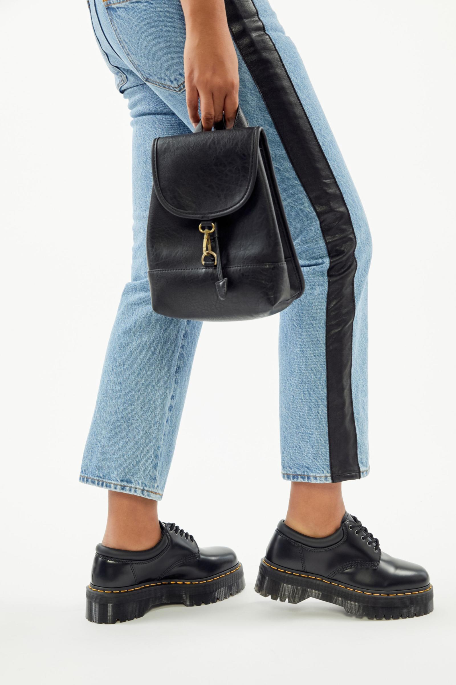 8053 doc martens platform