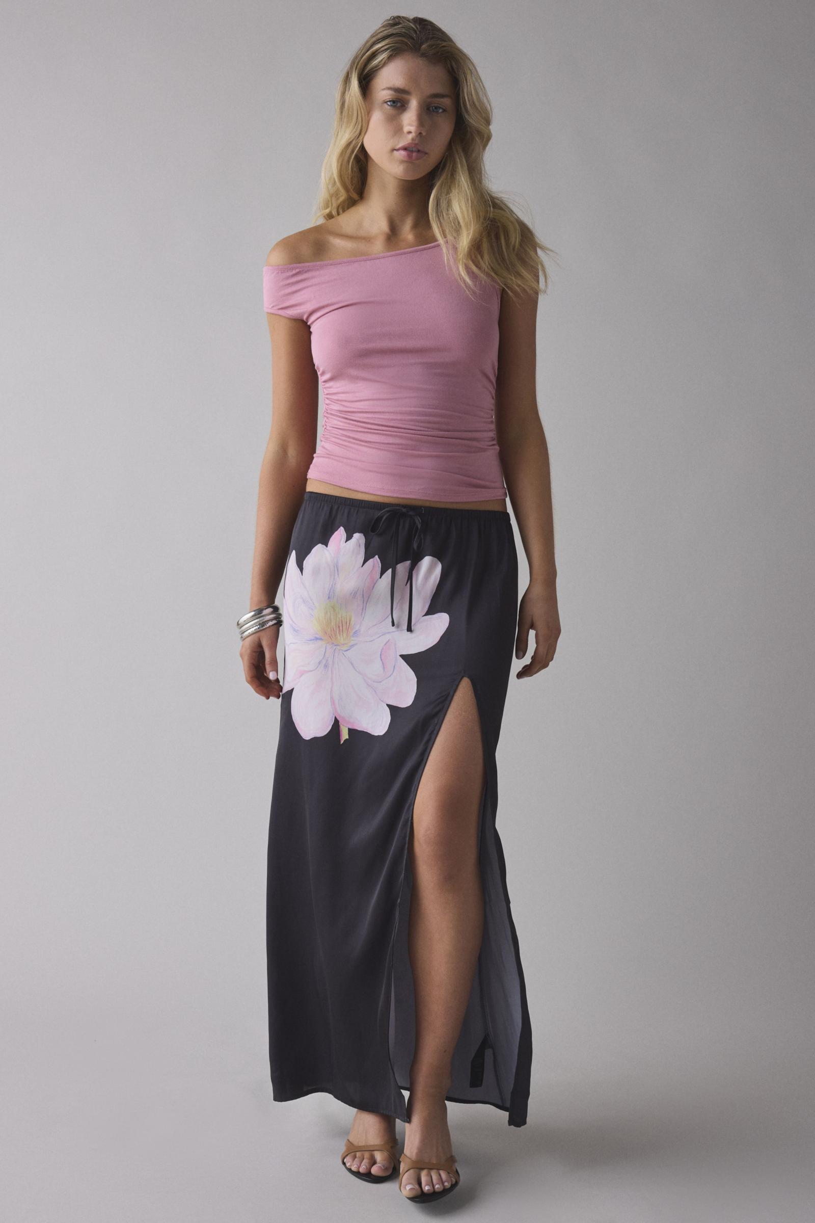 Kimchi Blue Evie Bold Floral Satin Slip Maxi Skirt | Urban Kimchi Blue Evie Bold Floral Satin Slip Maxi Skirt | Urban
