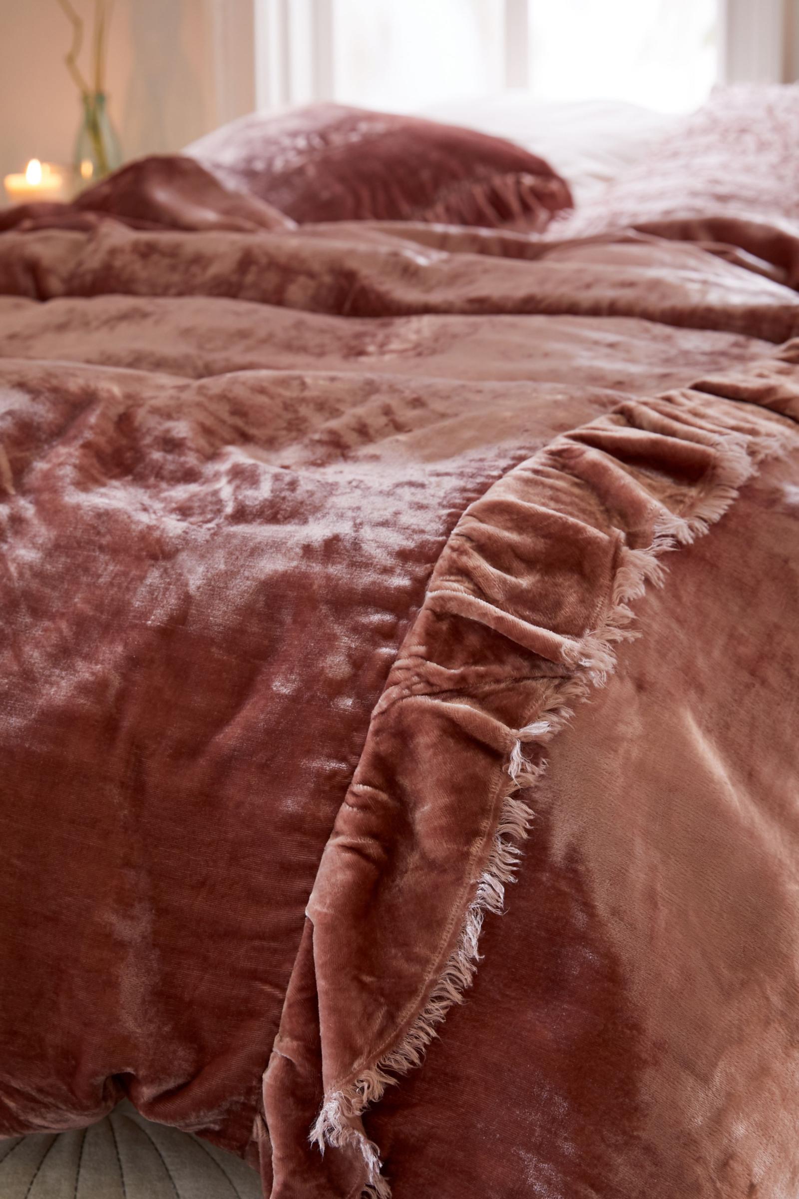 Velvet Ruffled Edge Duvet Cover 香港Urban Outfitters