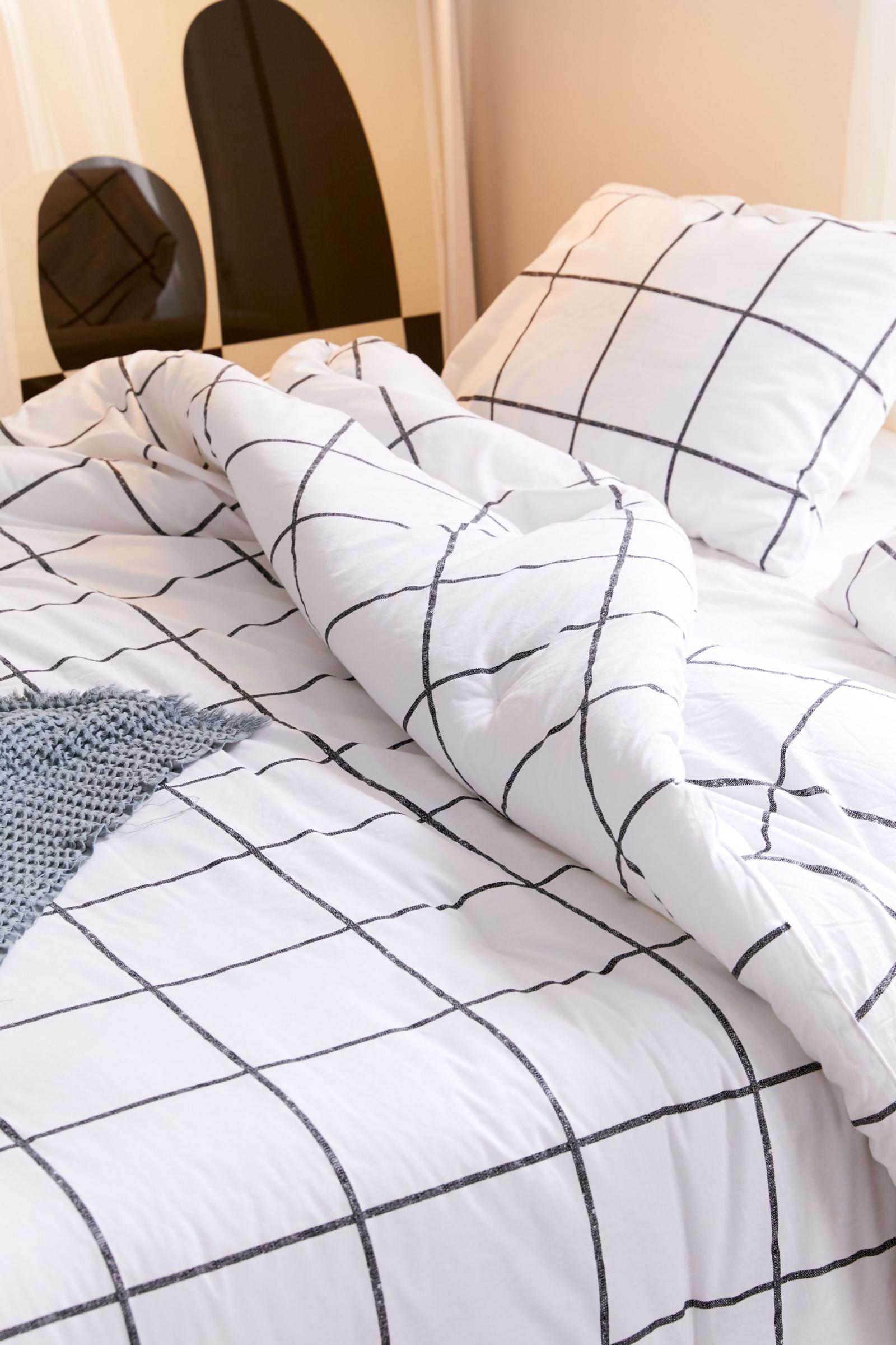 Distressed Grid Comforter Set Urban Outfitters 日本