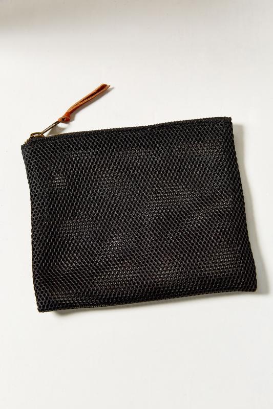 UO Mesh Makeup Bag