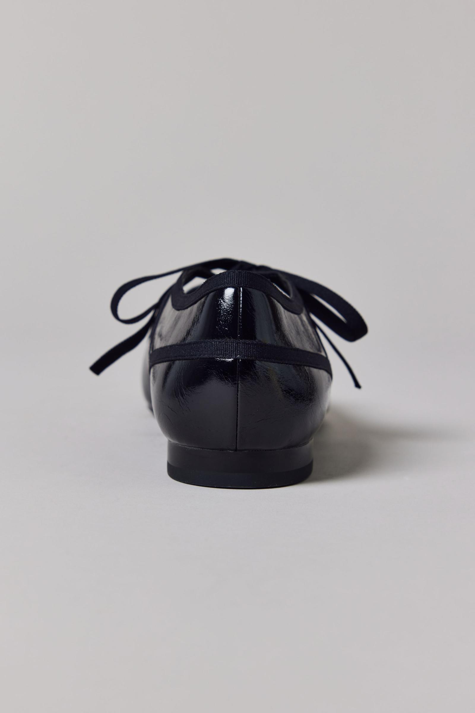 ★CHARLES&KEITH★ Bow Ballet Flats /送料込 Charles & Keith Lace-Up Bow Ballet Flat | Urban Outfitters