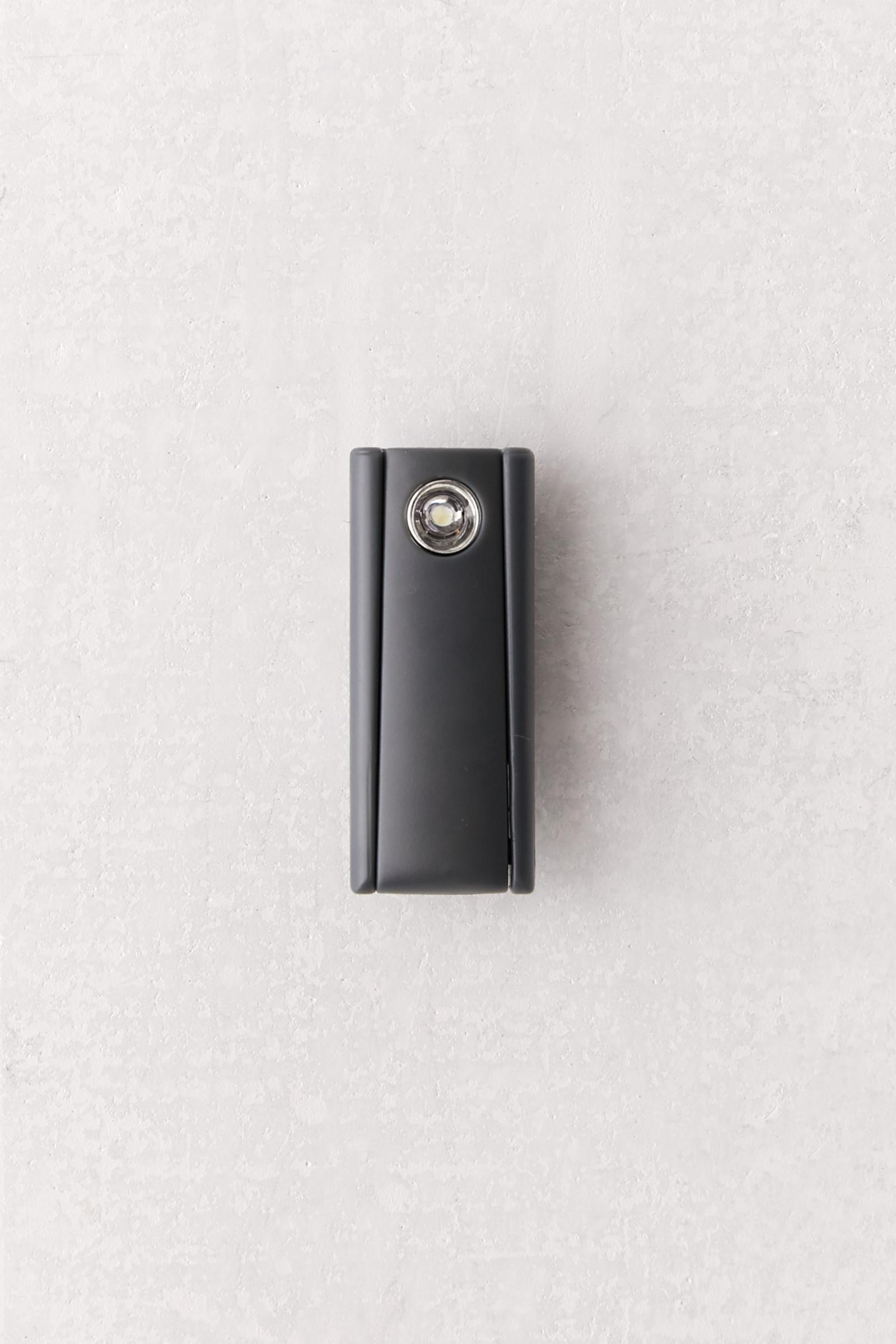 Kikkerland Design Mini Folding Book Light 어반 아웃피터스 코리아