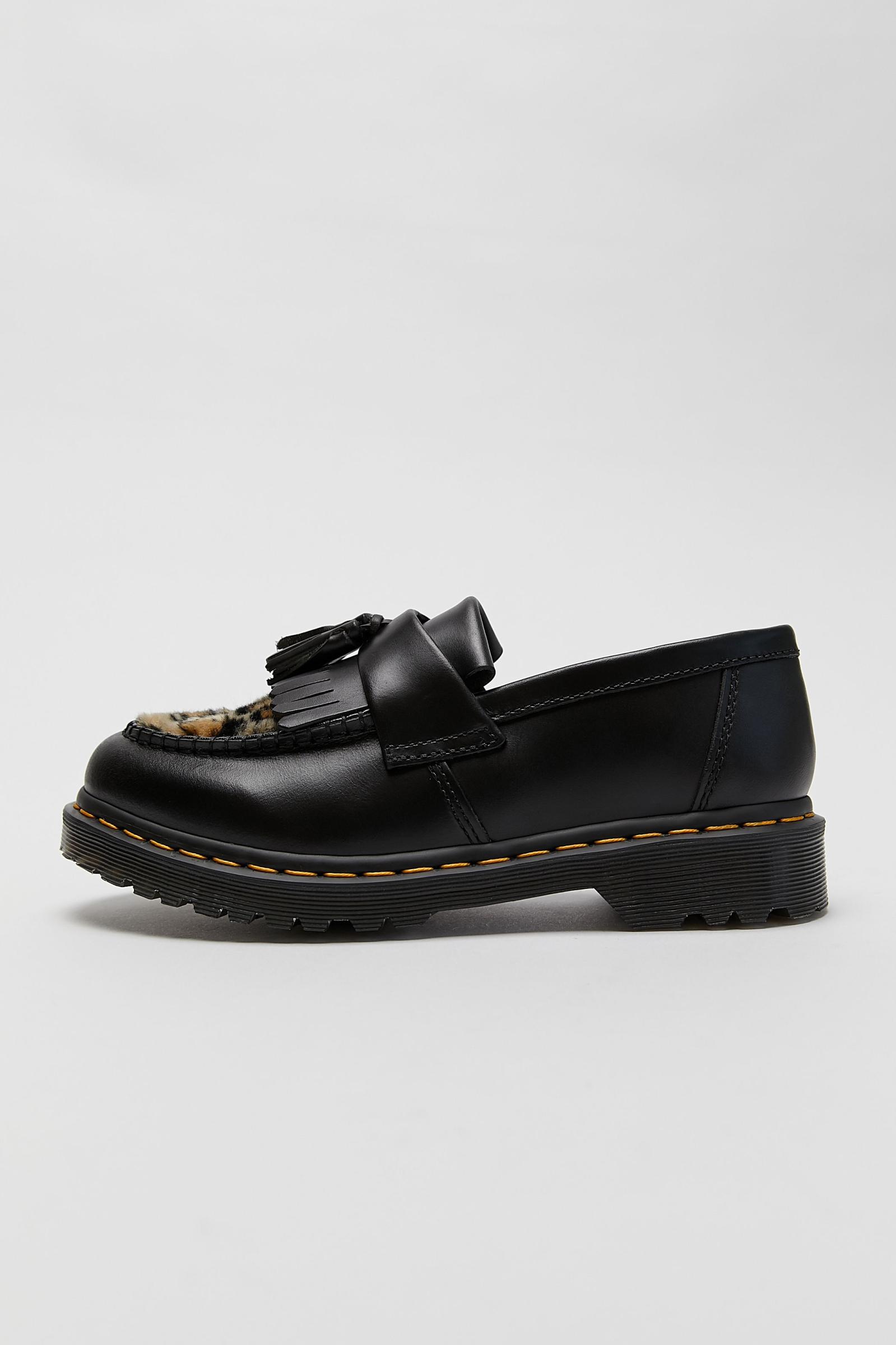 Dr. Martens Adrian Tassel Leopard Loafer 香港Urban Outfitters