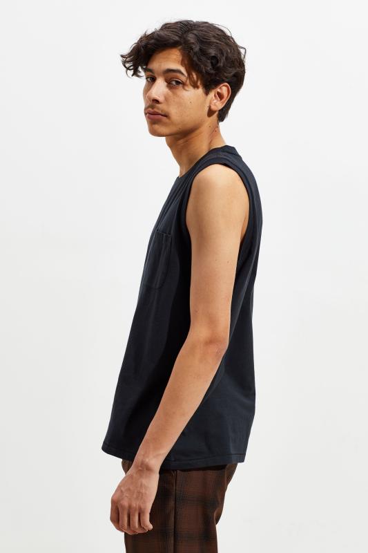 sleeveless pocket tee