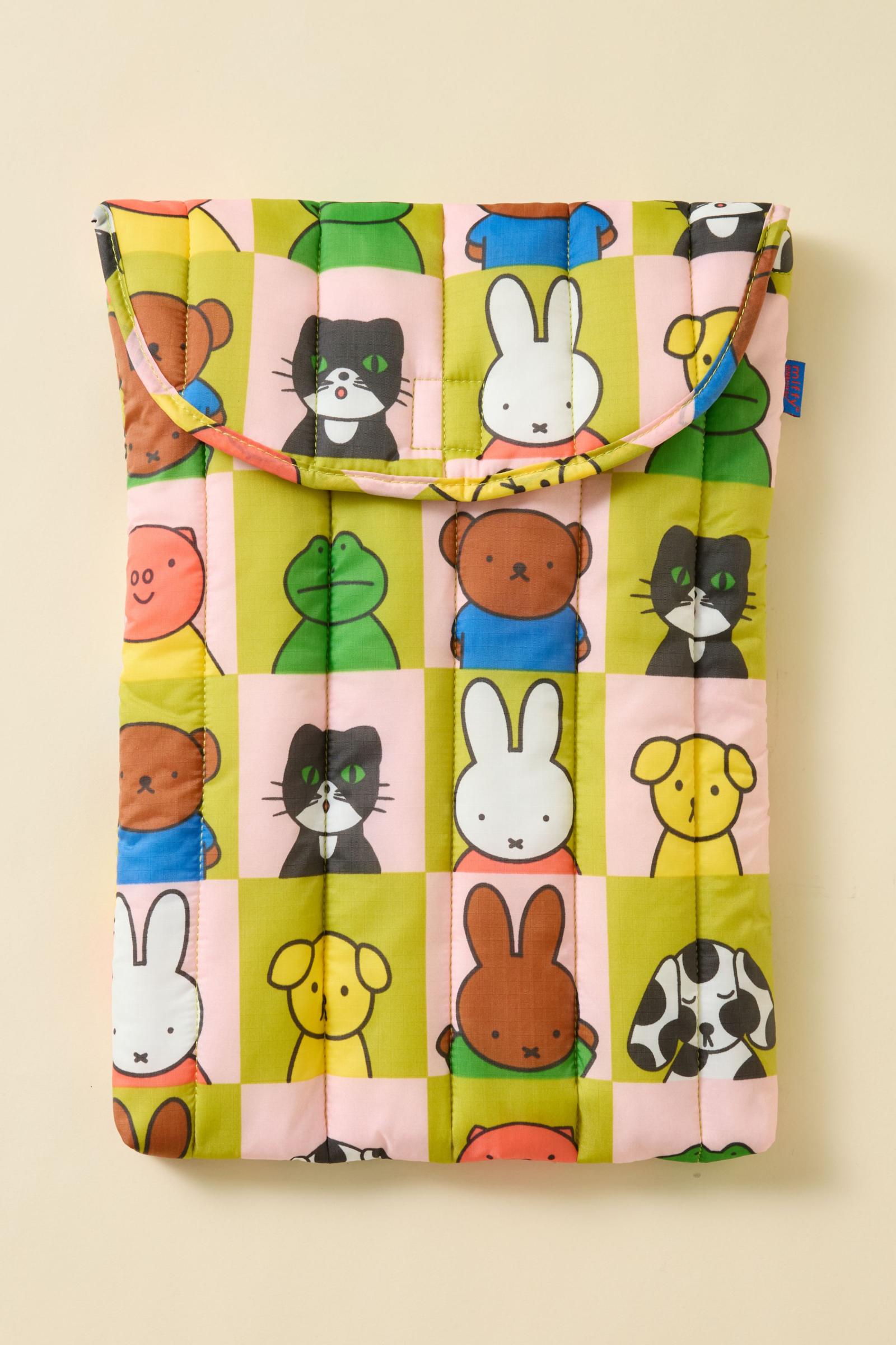 Urban Outfitters 限定【BAGGU】Miffy Laptop Sleeve Miffy UO Haul : r/BAGGU
