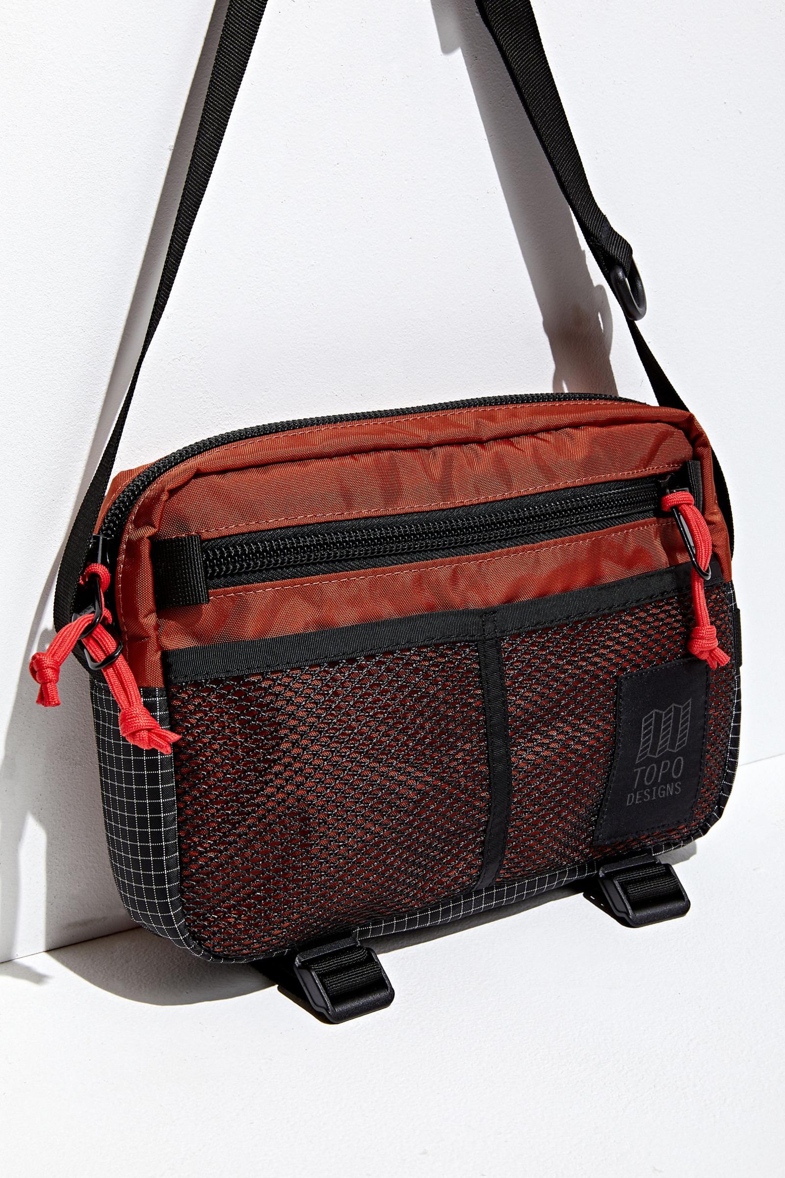 Topo Designs Block Messenger Bag 어반 아웃피터스 코리아