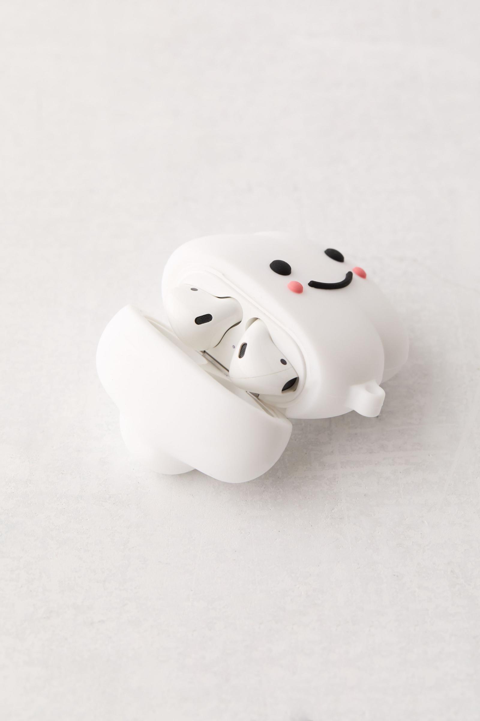 CloudShaped Silicone AirPods Case 어반 아웃피터스 코리아
