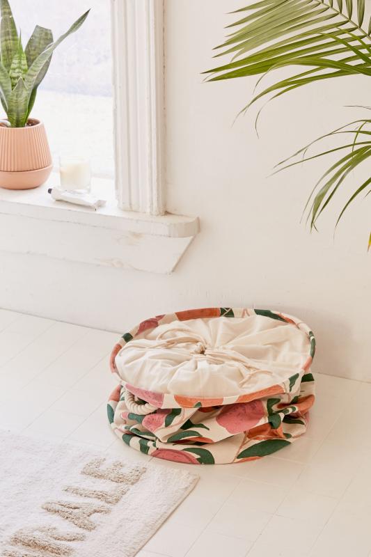 Peaches Printed Canvas Laundry Bag 어반 아웃피터스 코리아
