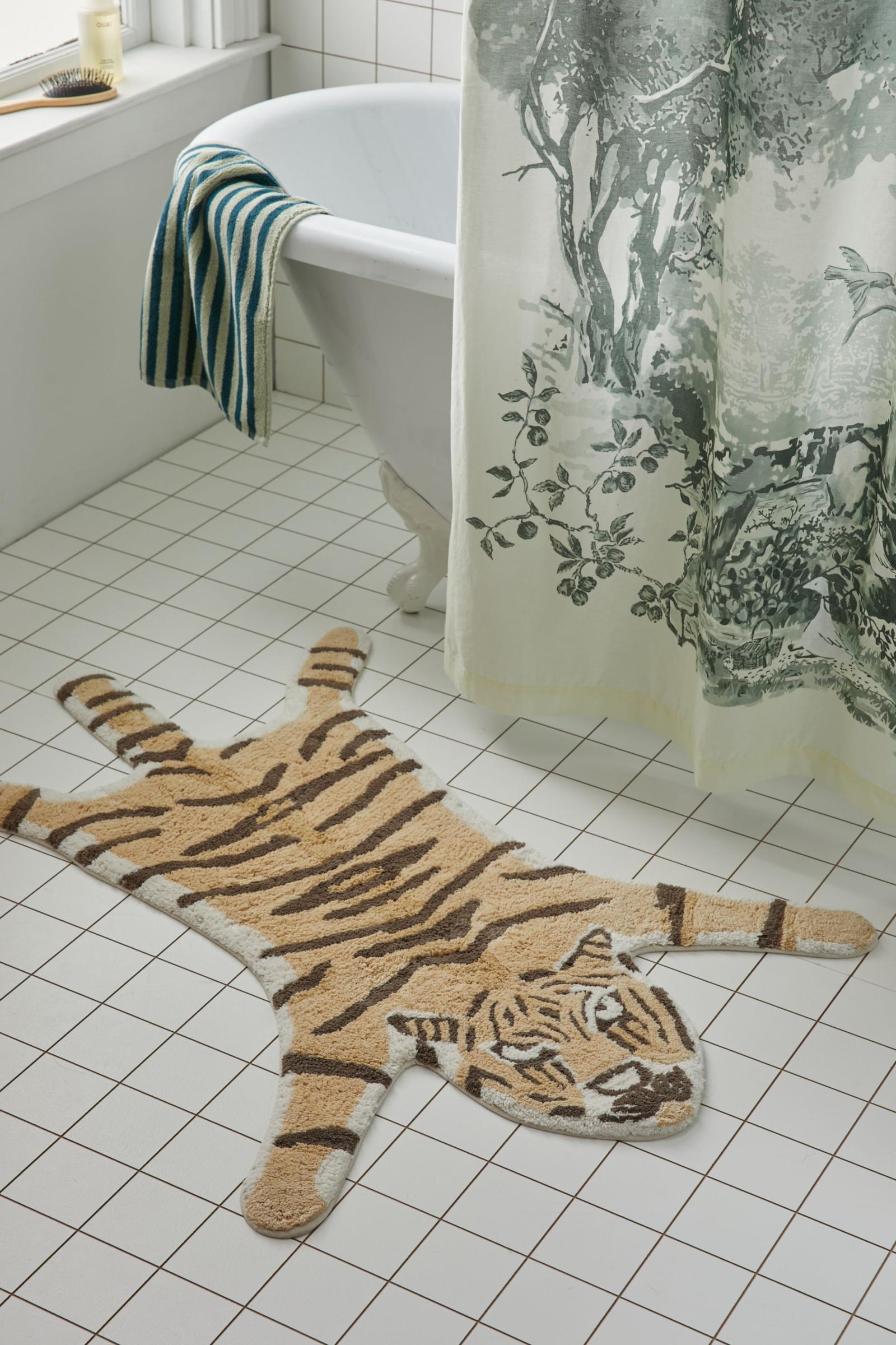 Tiger Shape Tufted Bath Mat | Urban Outfitters Korea