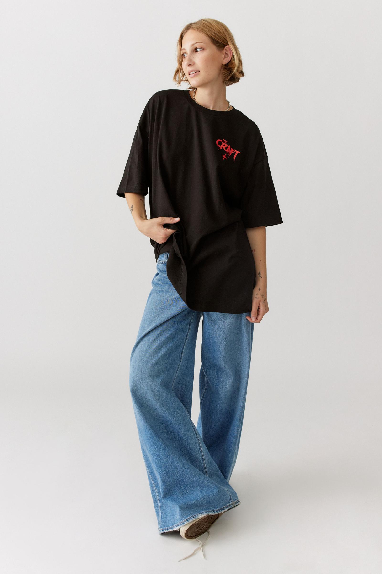 clothing modelo shirt urban outfitters