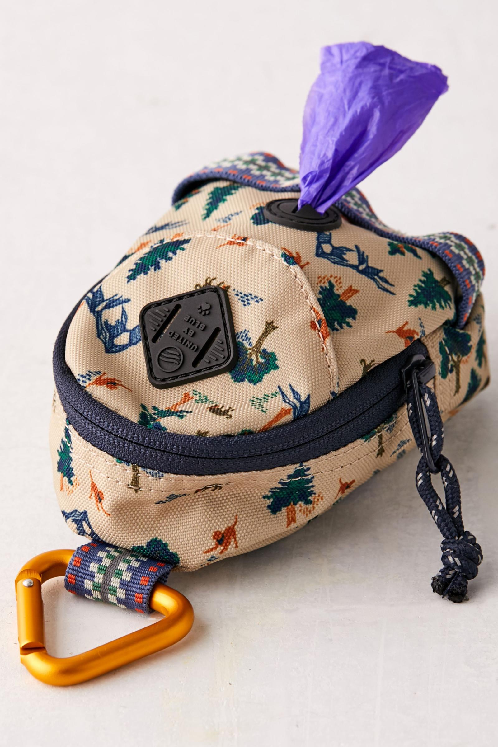 United By Blue Dog Waste Bag Dispenser 어반 아웃피터스 코리아